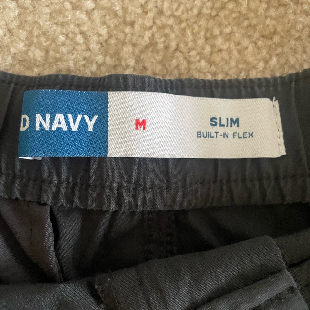 Men’s Old Navy Charcoal Slim Flex Shorts Medium